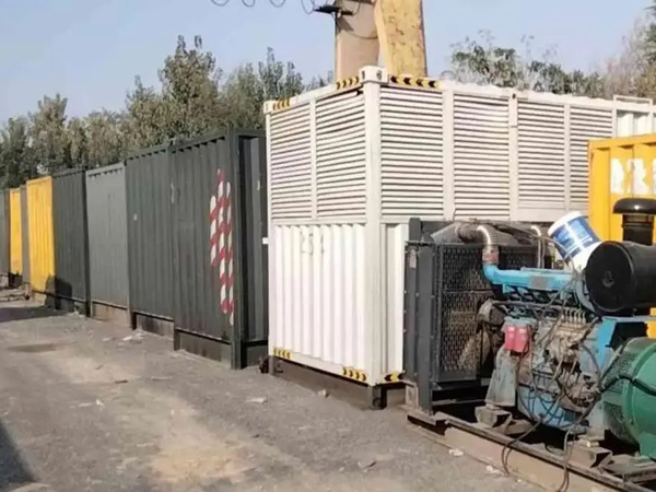 双塔200KW柴油发电机机组每小时油耗是多少?